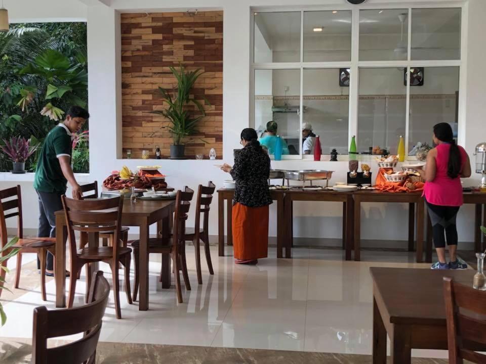 Kandy Rivers Edge Nature Resort Екстериор снимка