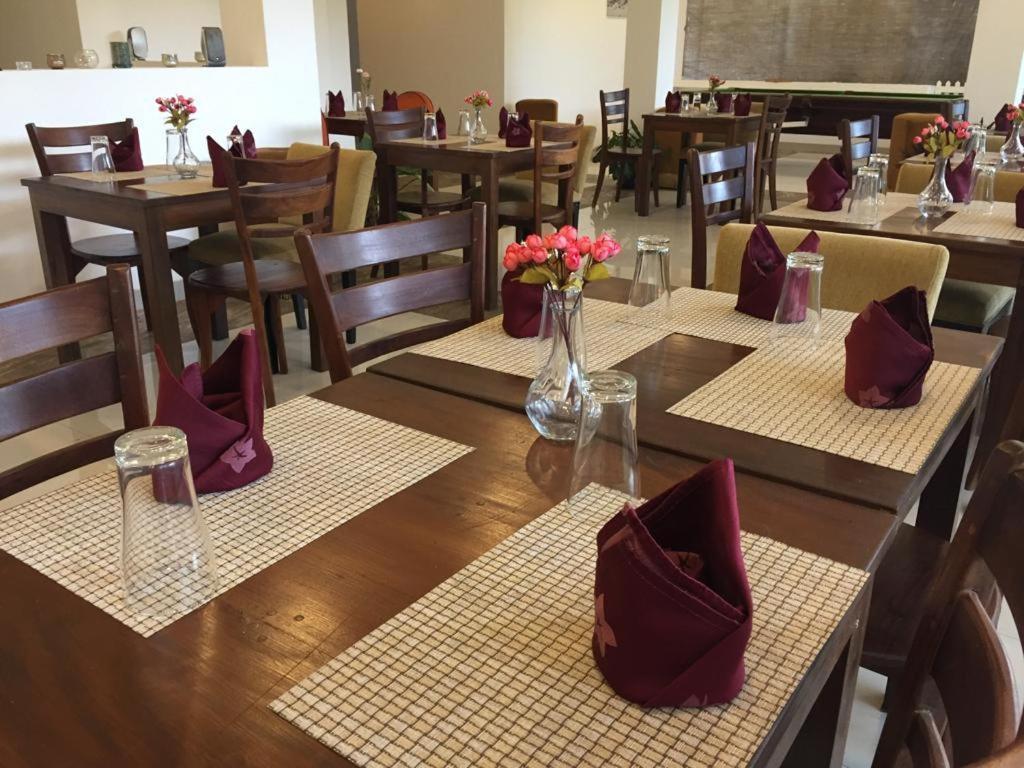 Kandy Rivers Edge Nature Resort Екстериор снимка