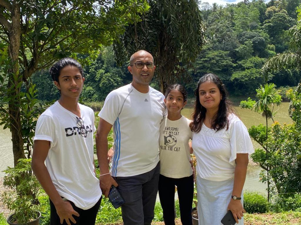 Kandy Rivers Edge Nature Resort Екстериор снимка