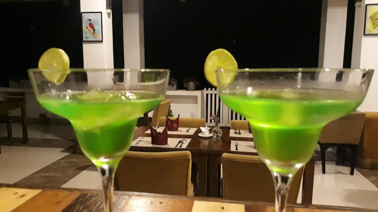 Kandy Rivers Edge Nature Resort Екстериор снимка