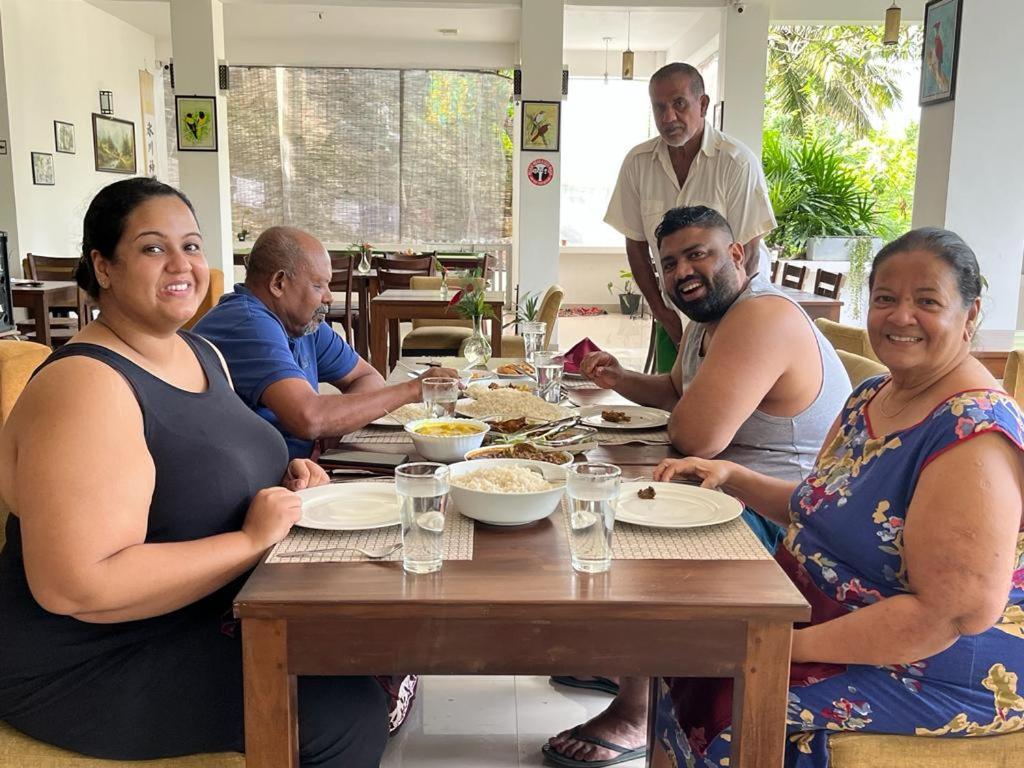 Kandy Rivers Edge Nature Resort Екстериор снимка