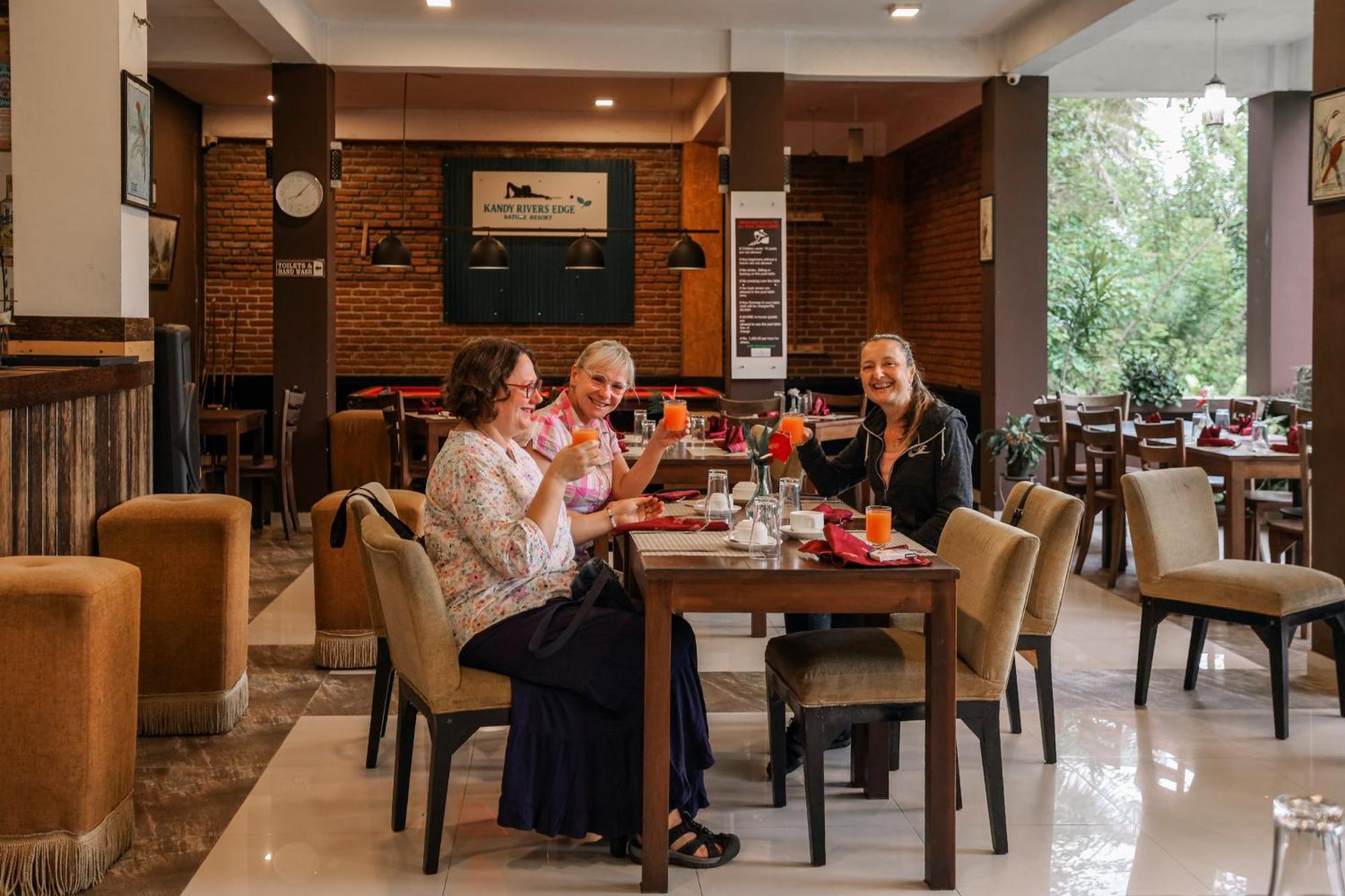 Kandy Rivers Edge Nature Resort Екстериор снимка