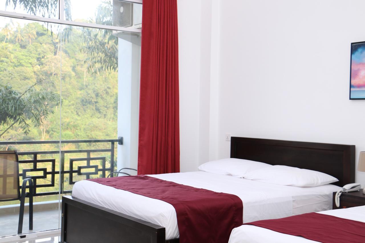 Kandy Rivers Edge Nature Resort Екстериор снимка
